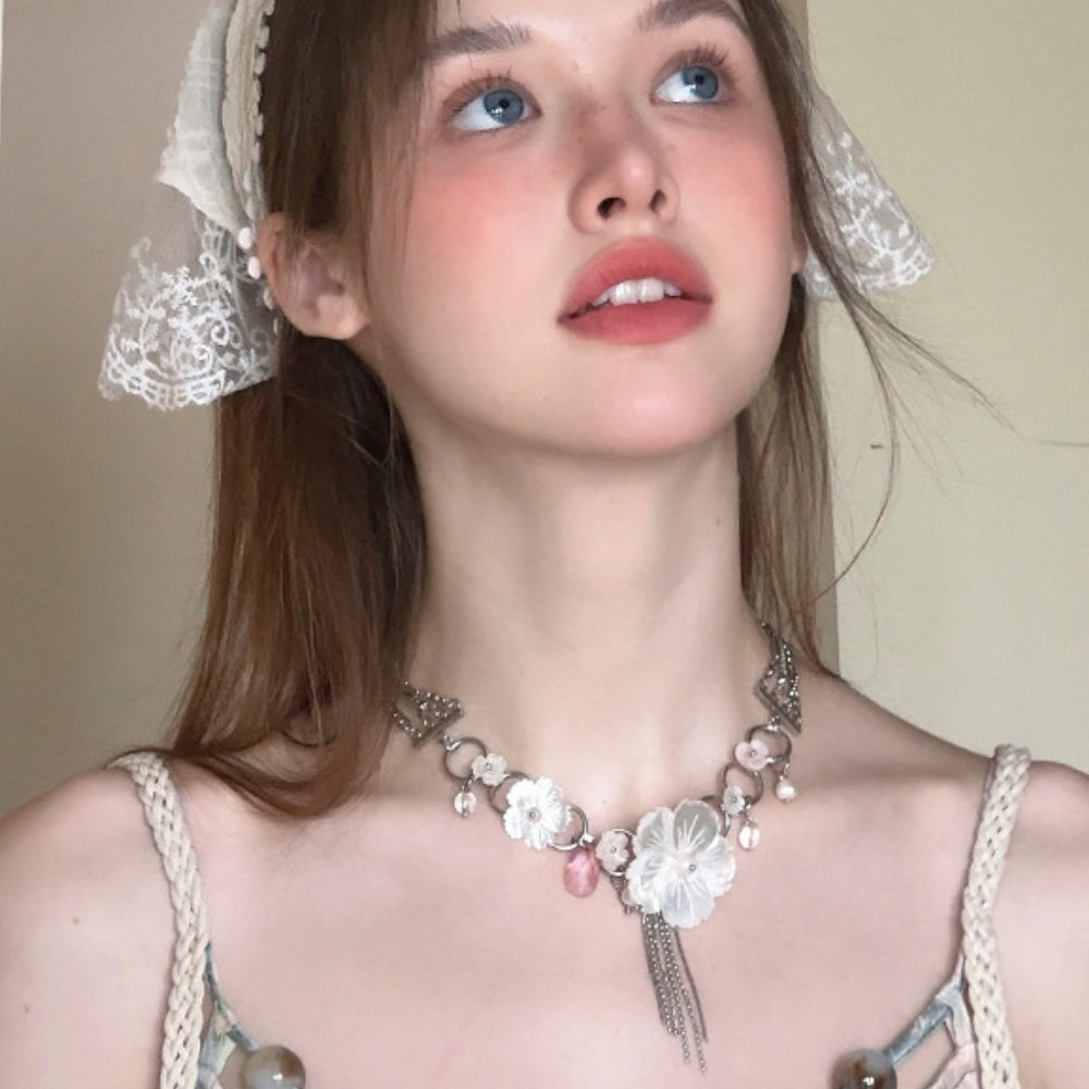 Sweet Flower Necklace for Women Elegant Pear Blossom Design Collarbone Chain